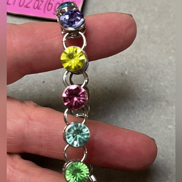 NWT HAIR CHALK PENS AND CHARM BRACELET - Picture 8 of 9